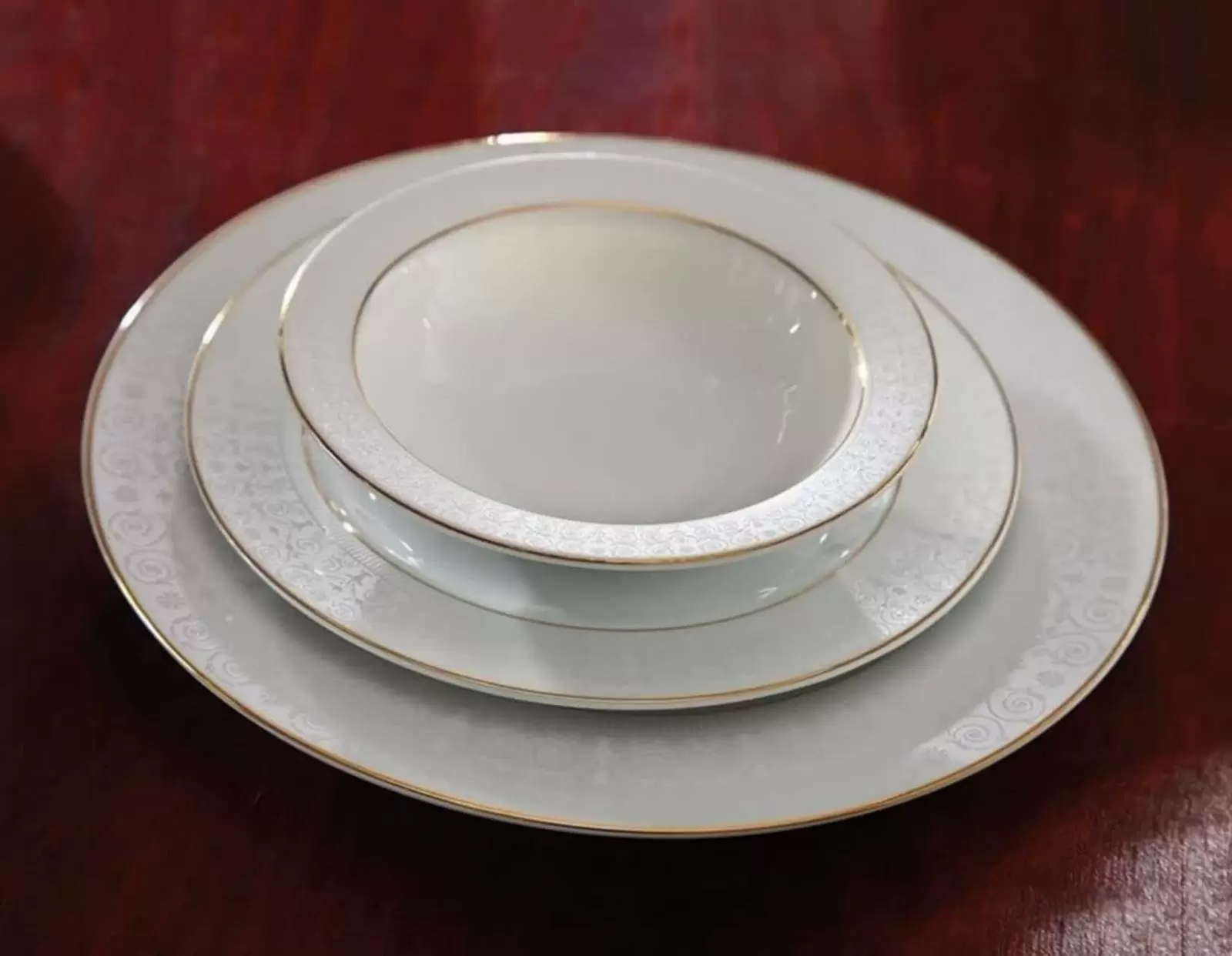 سرویس 28 پارچه چینی زرین-ایتالیا اف (گرد)-6 نفره-سپید صدف-درجه عالی کد: 008726